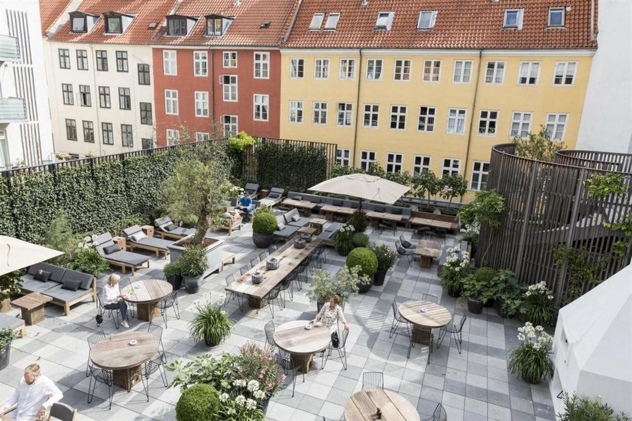 1 Hotel Copenaghen Esterno foto The courtyard at the hotel